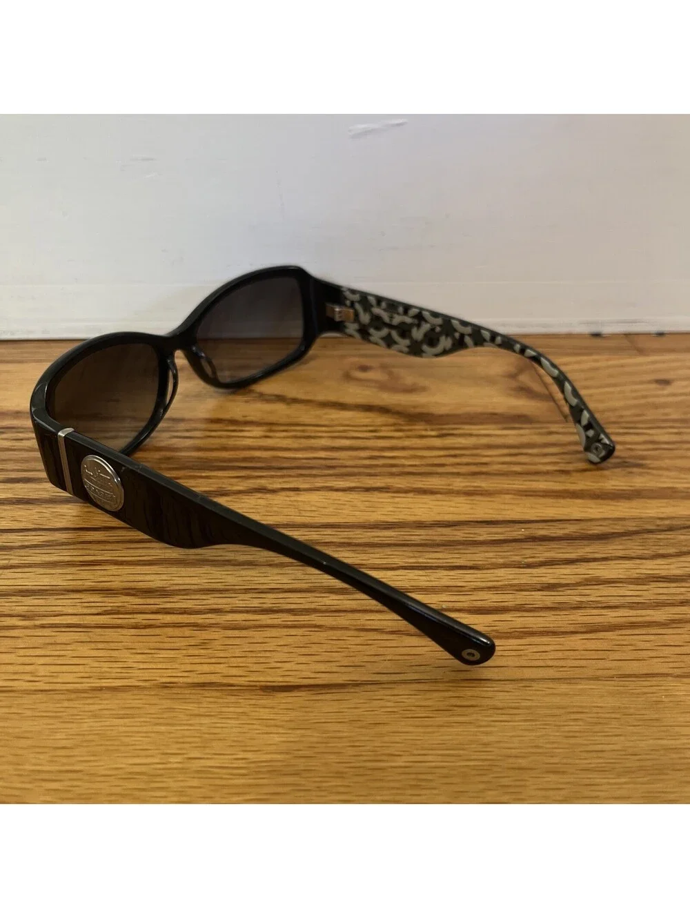 Coach S2009 Women's Rectangle Sunglasses Black Logo Frame Gray Gradient UV400